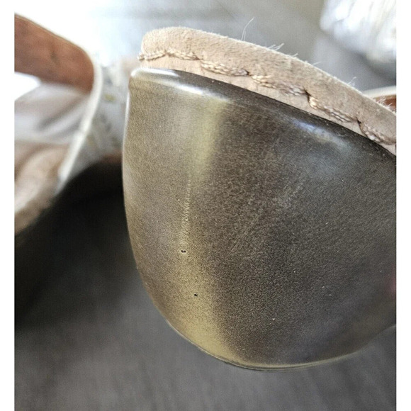 Clarks Women's Artisan White Thong Wedge Leather Sandals Stufded Boho Size 6.5 - Picture 9 of 9